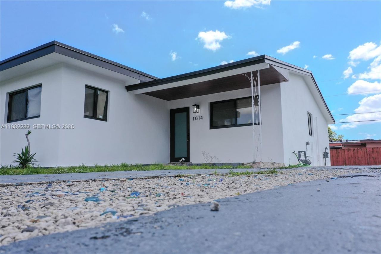 1014 W 66th St, Hialeah, FL 33012 Photo