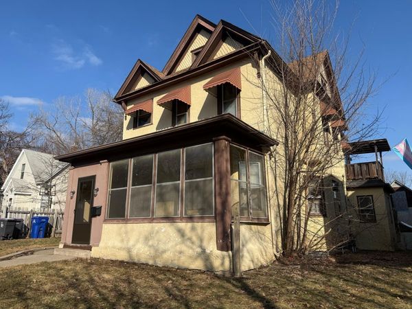 1092 Edgerton Street , Saint Paul, MN 55130