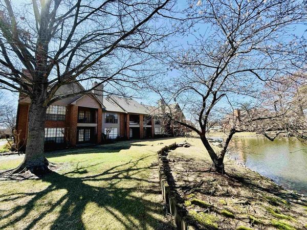 6670 PONDSIDE CIR, Unit 2, Memphis, TN 38119