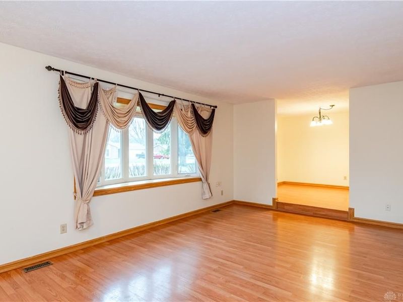 144 Matthews Avenue, Enon Vlg, OH 45323 Photo 4