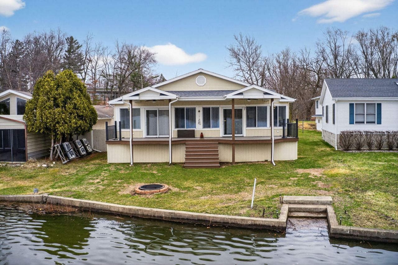 3741 N Blackstone Avenue, Colon, MI 49040 Main Photo