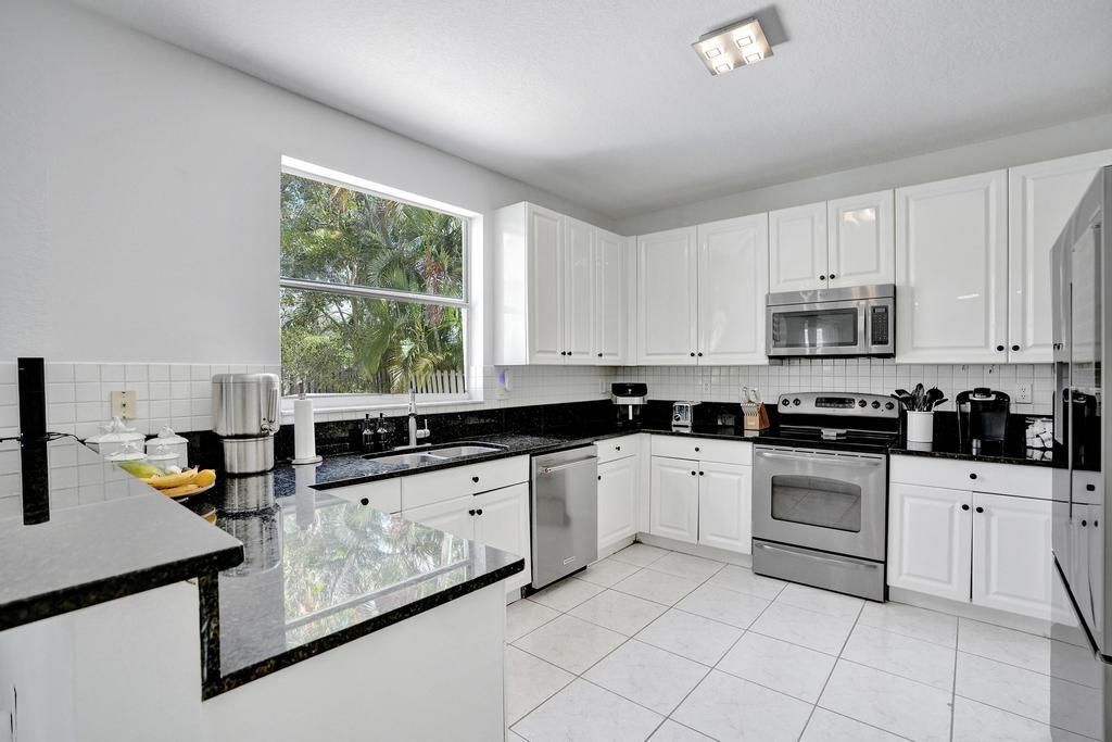 16405 Diamond Head Drive, Weston, FL 33331 Photo