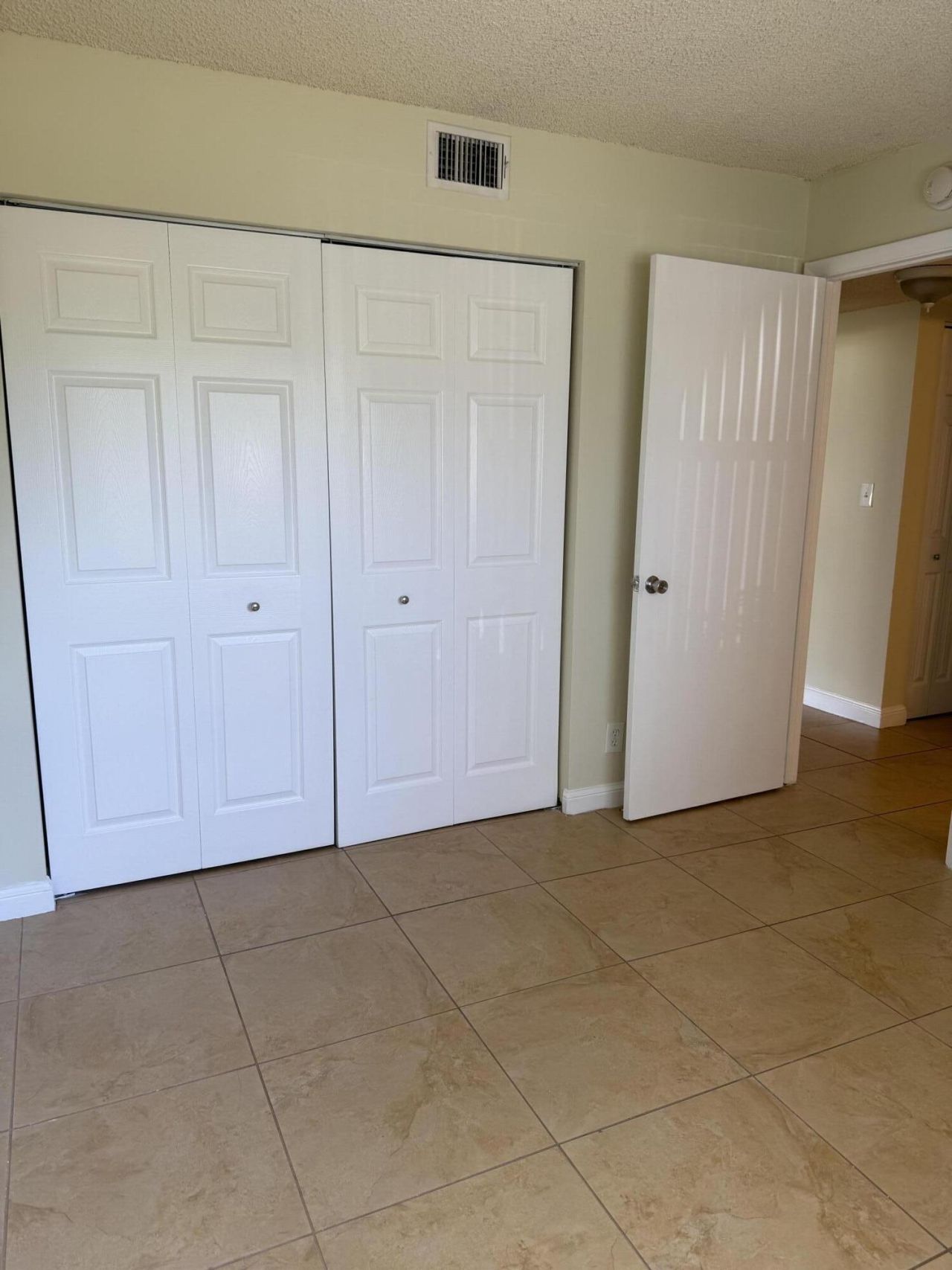 7640 Westwood Drive, Unit 402, Tamarac, FL 33321 Photo