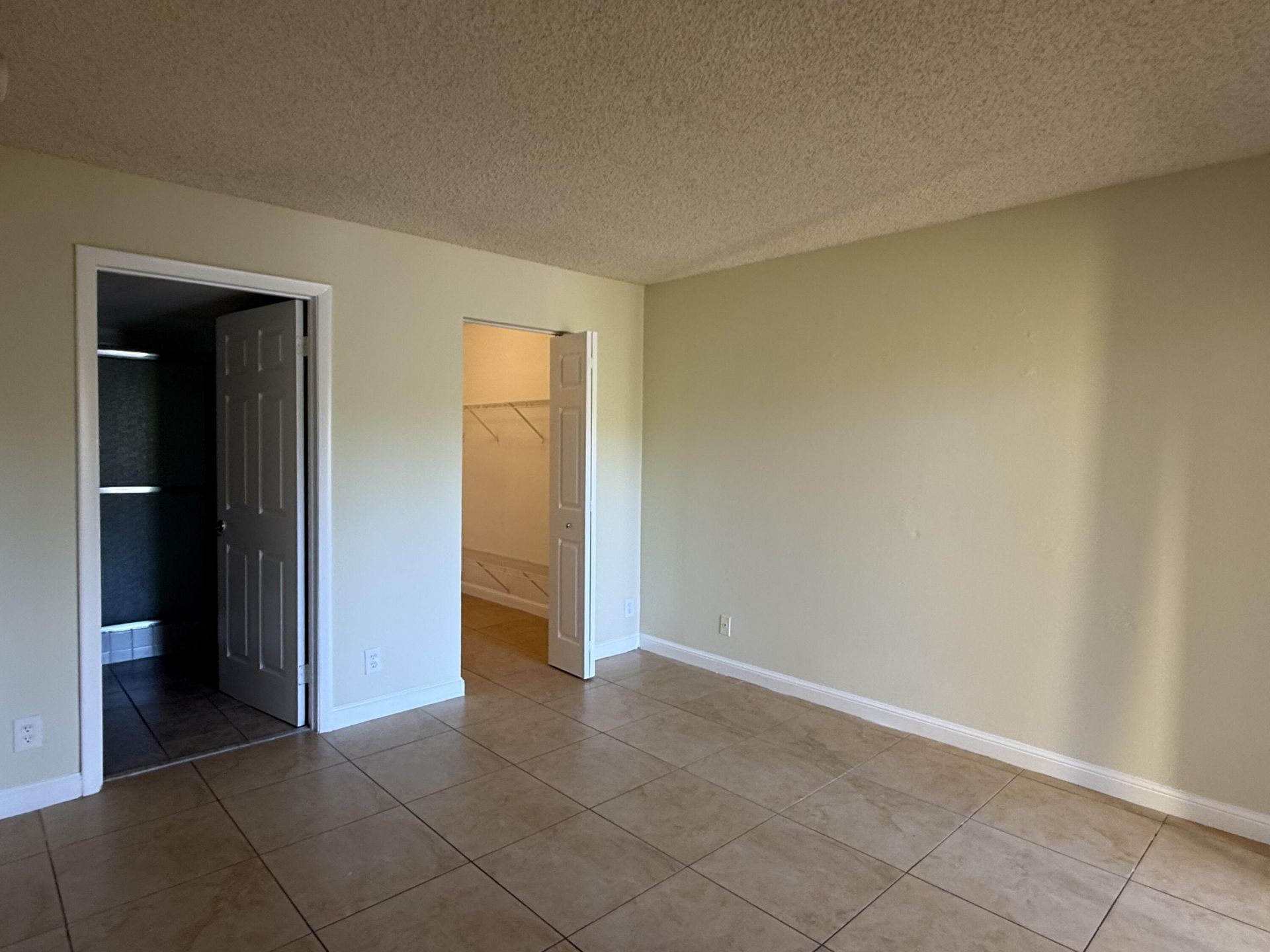 7640 Westwood Drive, Unit 402, Tamarac, FL 33321 Photo