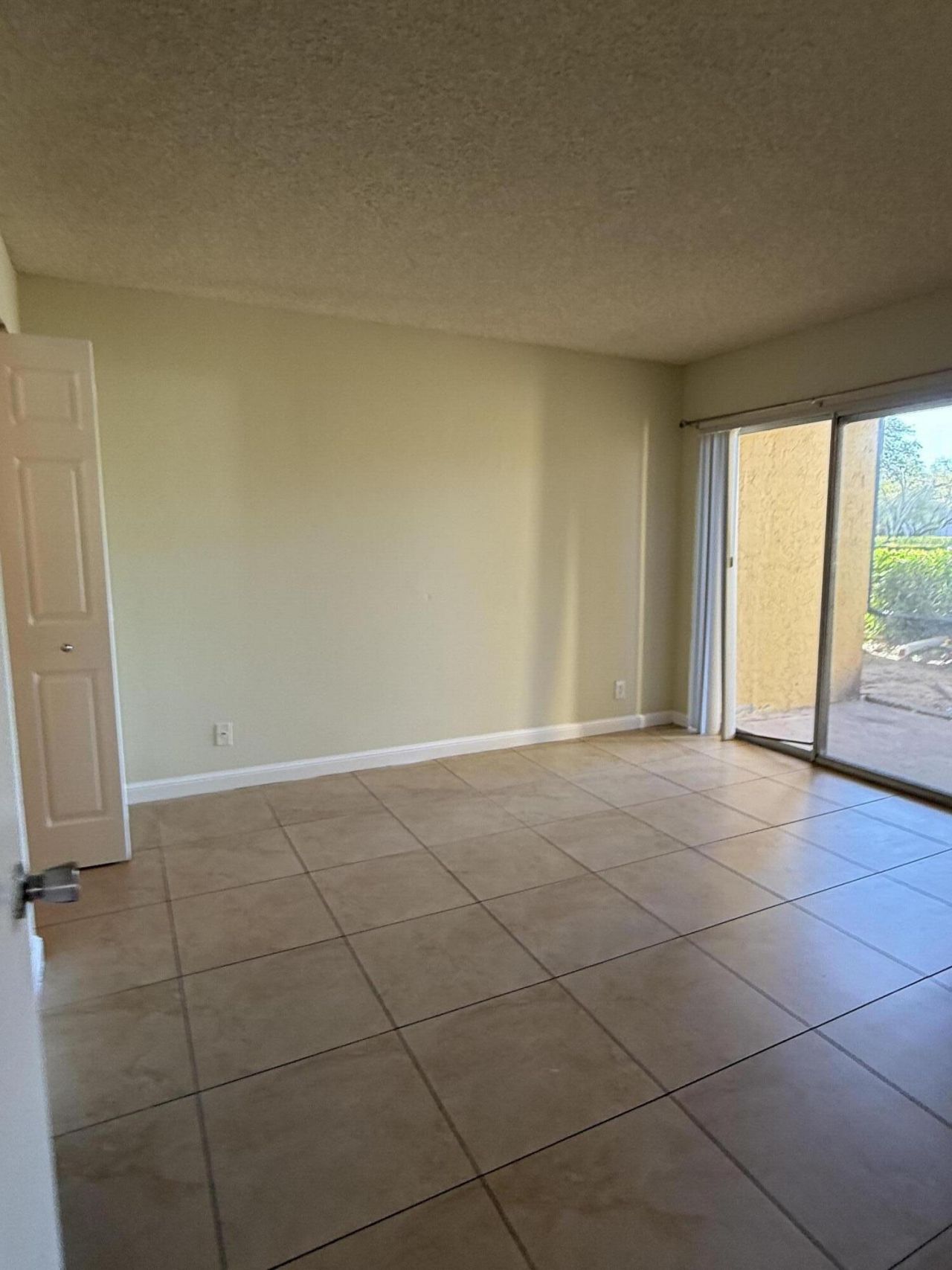 7640 Westwood Drive, Unit 402, Tamarac, FL 33321 Photo