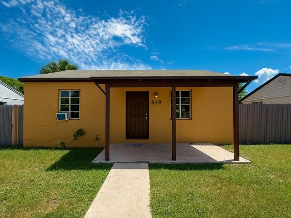 649 W 4th Street, Riviera Beach, FL 33404
