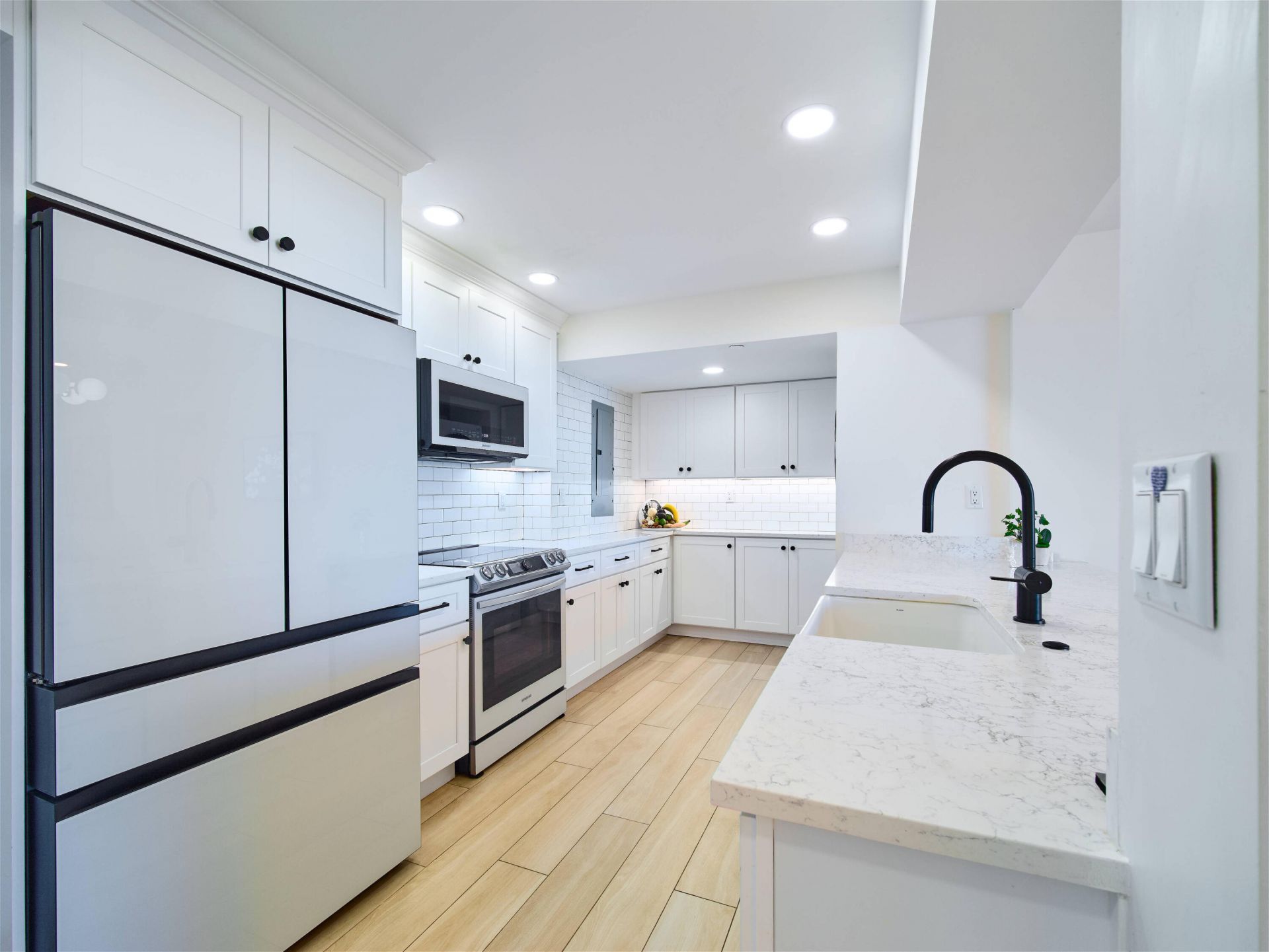 450 Ocean Drive, Unit 404, Juno Beach, FL 33408 Photo