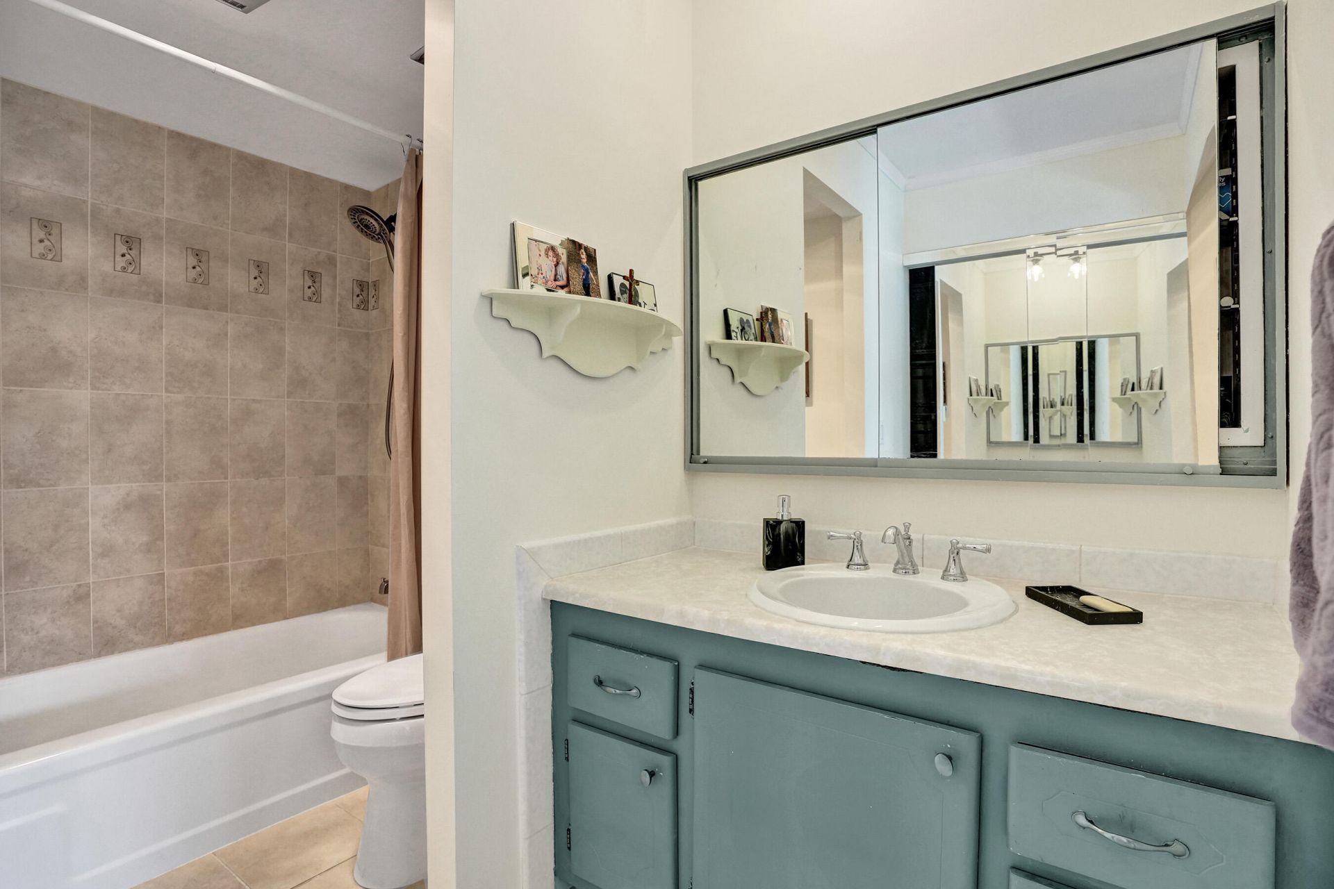 200 Diplomat Parkway, Unit 326, Hallandale Beach, FL 33009 Photo