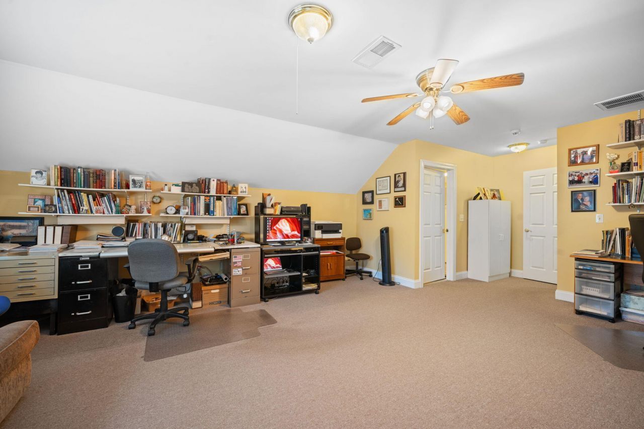 842 Captain Toms Crossing Photo 31