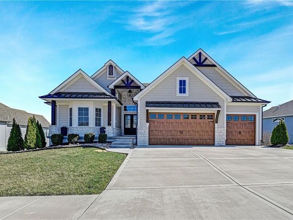1111 Hillswick Lane, Raymore, MO 64083
