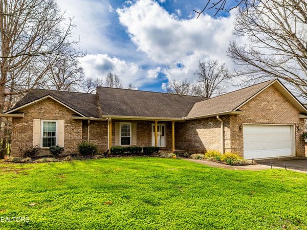 451 Timbercreek Drive, Maryville, TN 37803