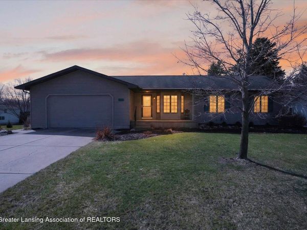 11723 W Andre Drive, Grand Ledge, MI 48837