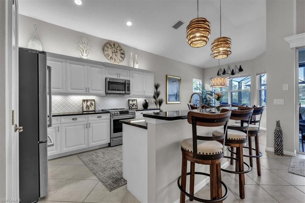 3750 Lakeview Isle Ct, Fort Myers, FL 33905 Photo