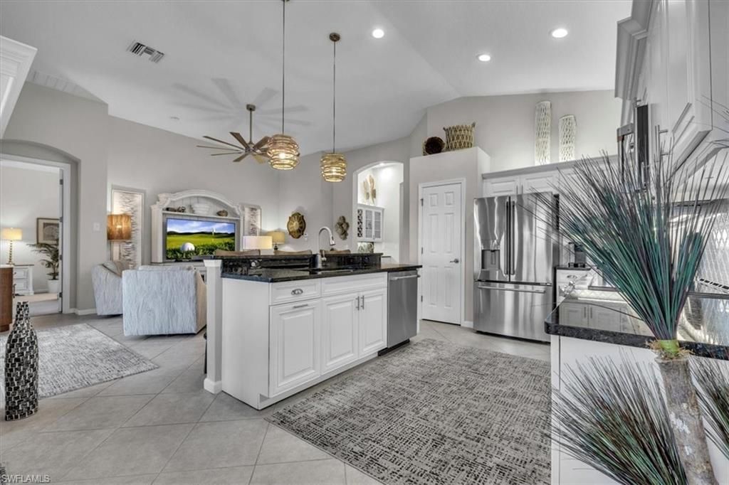 3750 Lakeview Isle Ct, Fort Myers, FL 33905 Photo