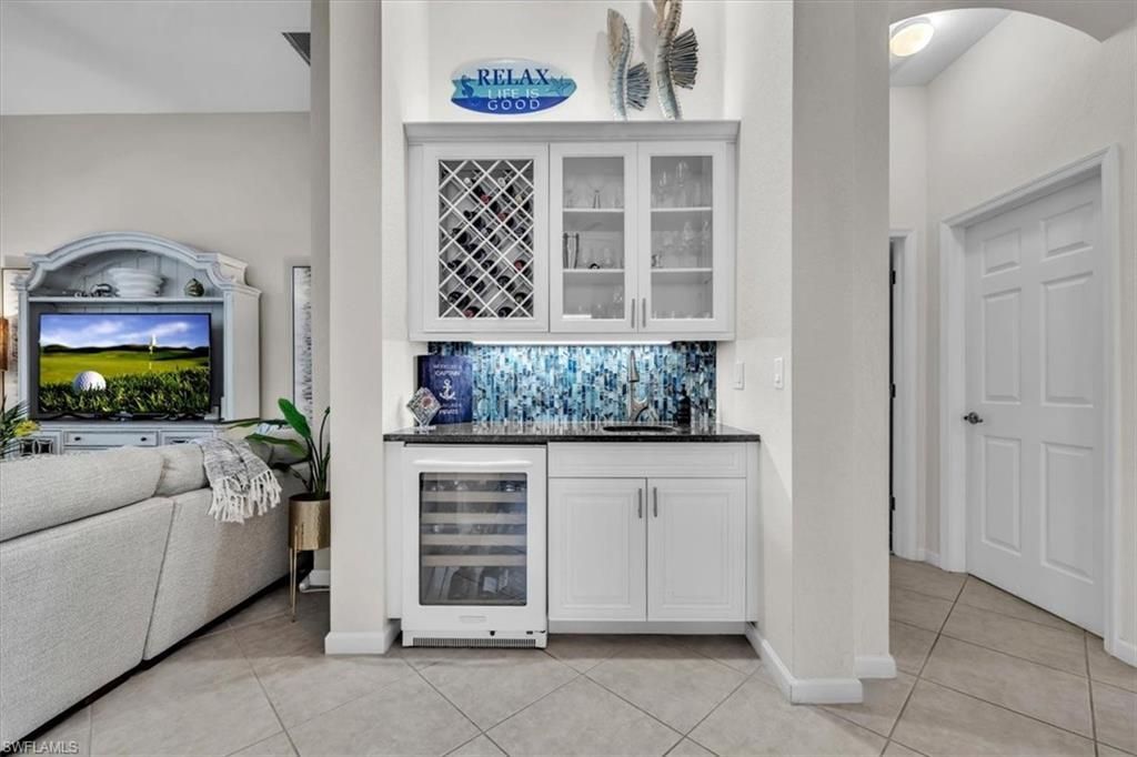 3750 Lakeview Isle Ct, Fort Myers, FL 33905 Photo