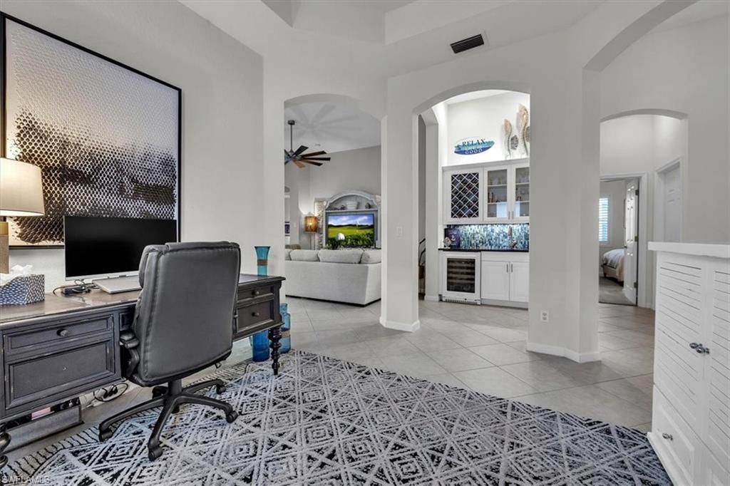 3750 Lakeview Isle Ct, Fort Myers, FL 33905 Photo