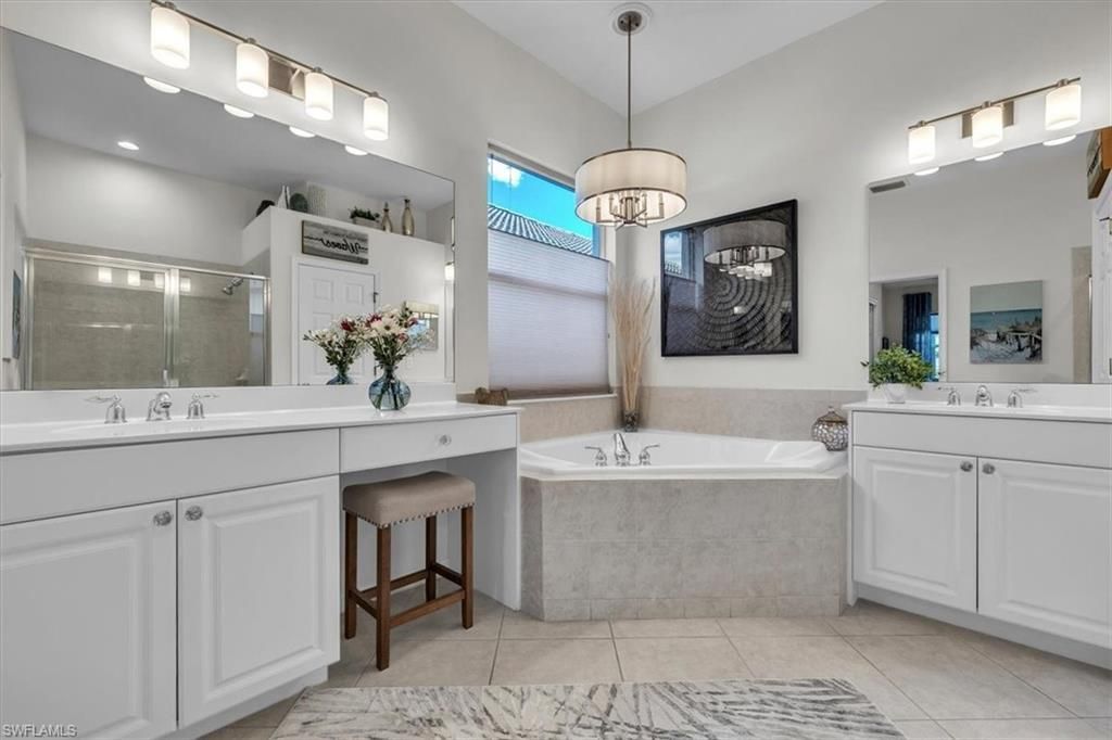 3750 Lakeview Isle Ct, Fort Myers, FL 33905 Photo