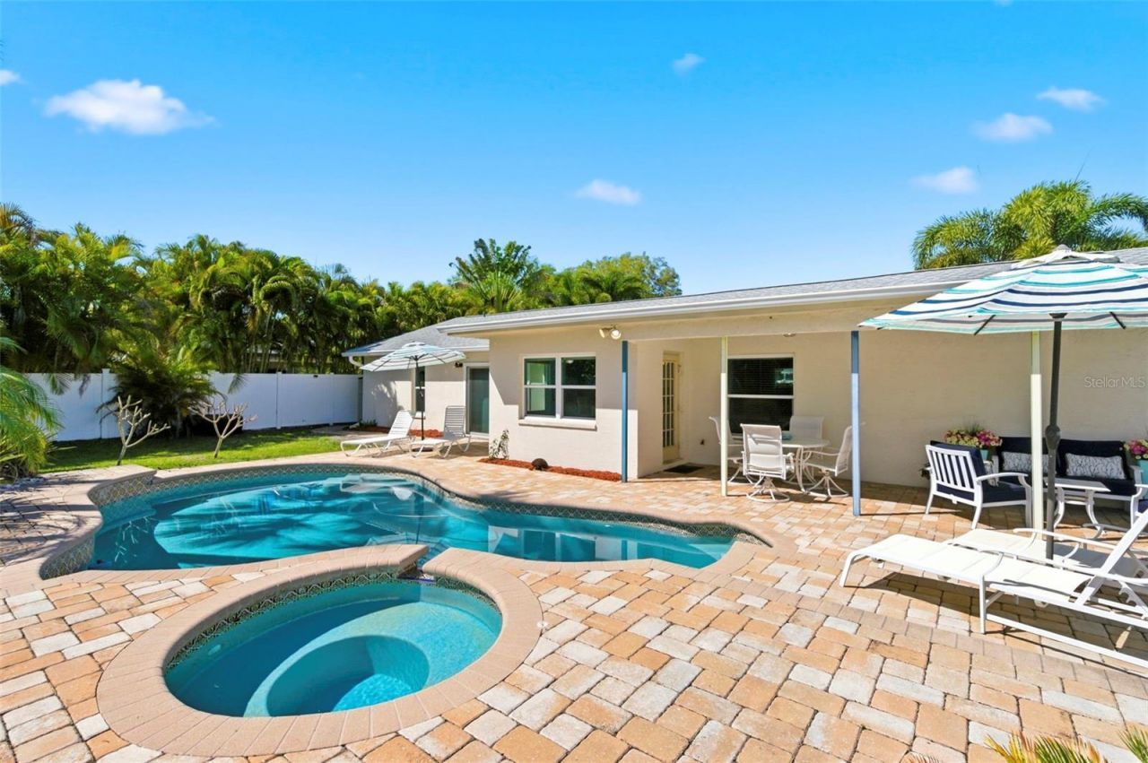 11932 99th Avenue, Seminole, FL 33772 Photo