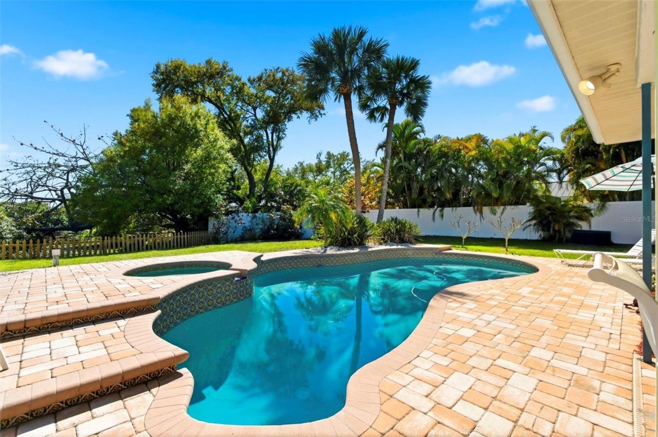 11932 99th Avenue, Seminole, FL 33772 Photo