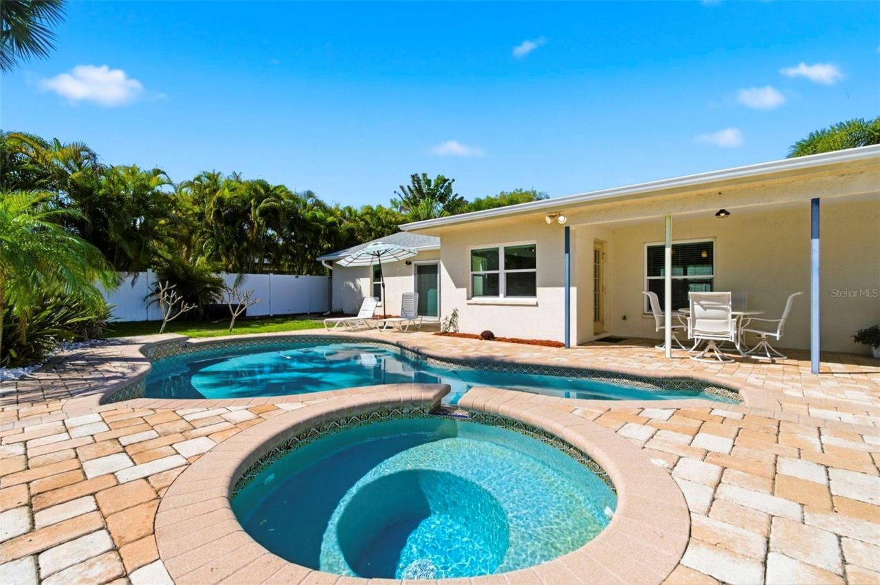 11932 99th Avenue, Seminole, FL 33772 Photo