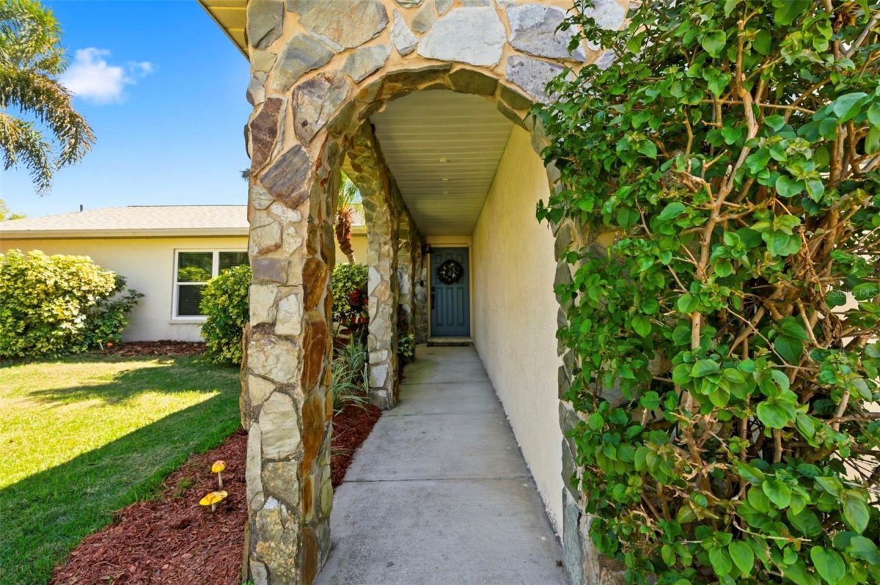 11932 99th Avenue, Seminole, FL 33772 Photo