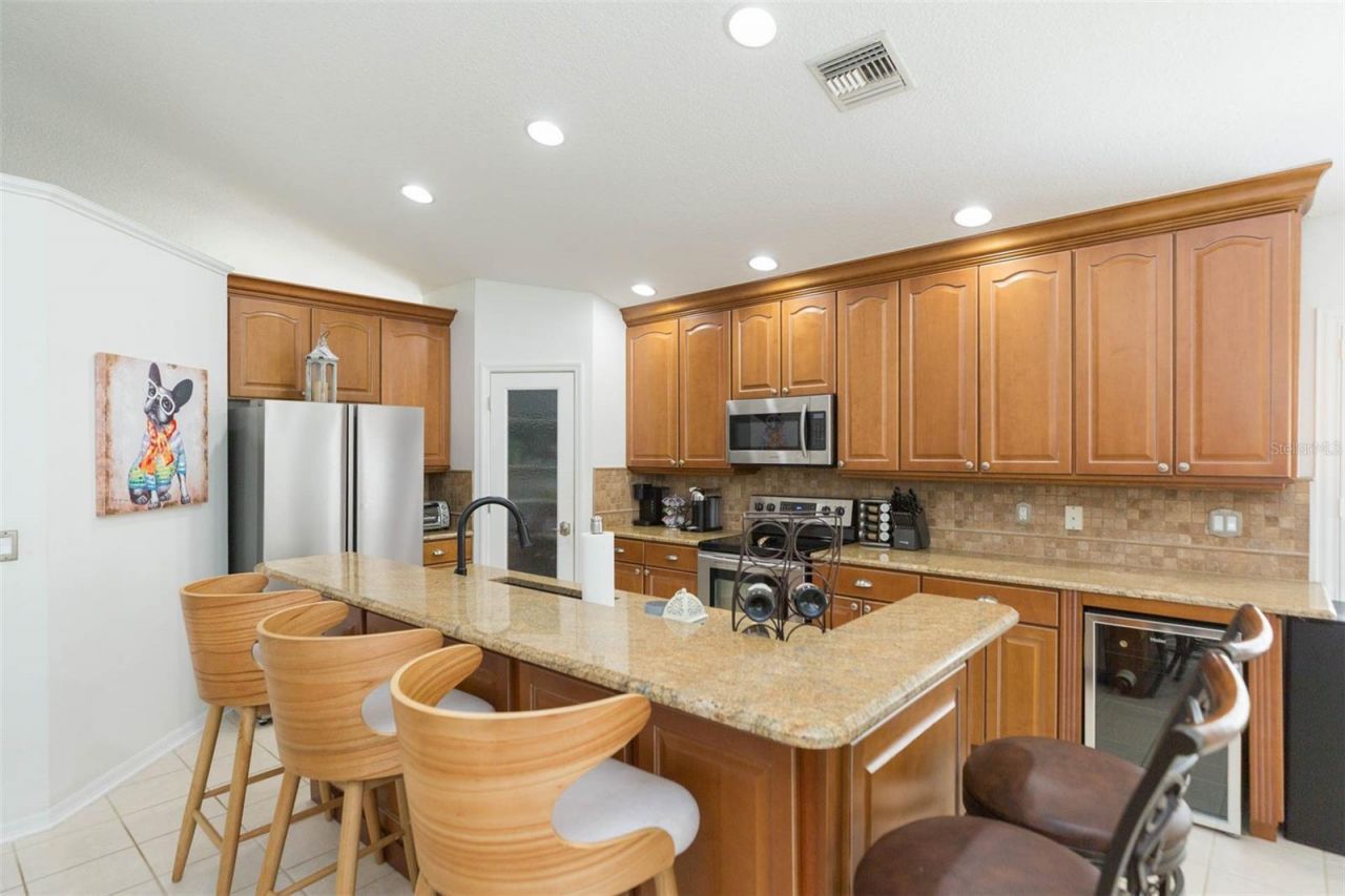 876 Addison Drive Ne, Saint Petersburg, FL 33716 Photo