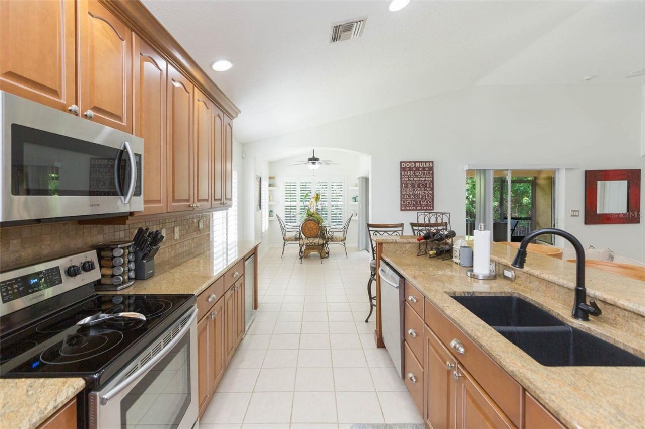 876 Addison Drive Ne, Saint Petersburg, FL 33716 Photo