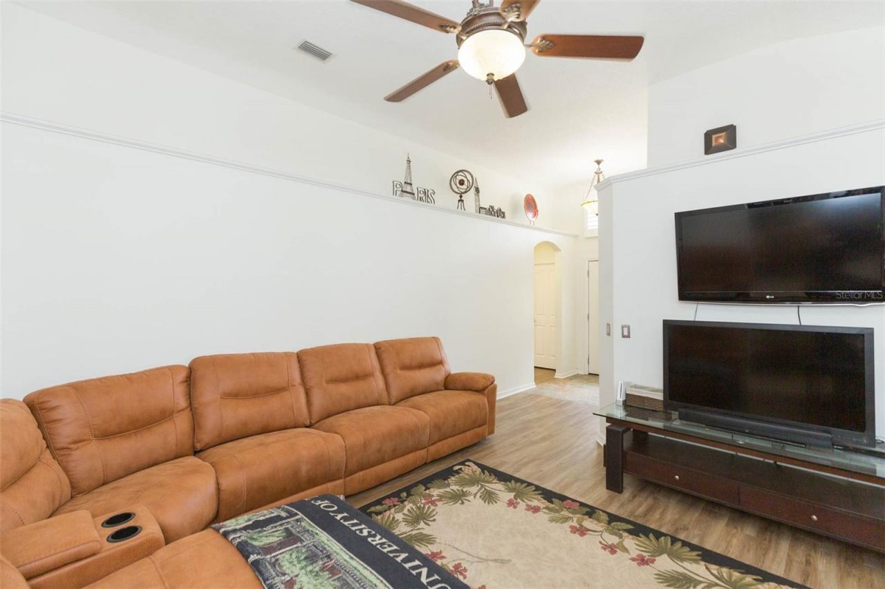 876 Addison Drive Ne, Saint Petersburg, FL 33716 Photo