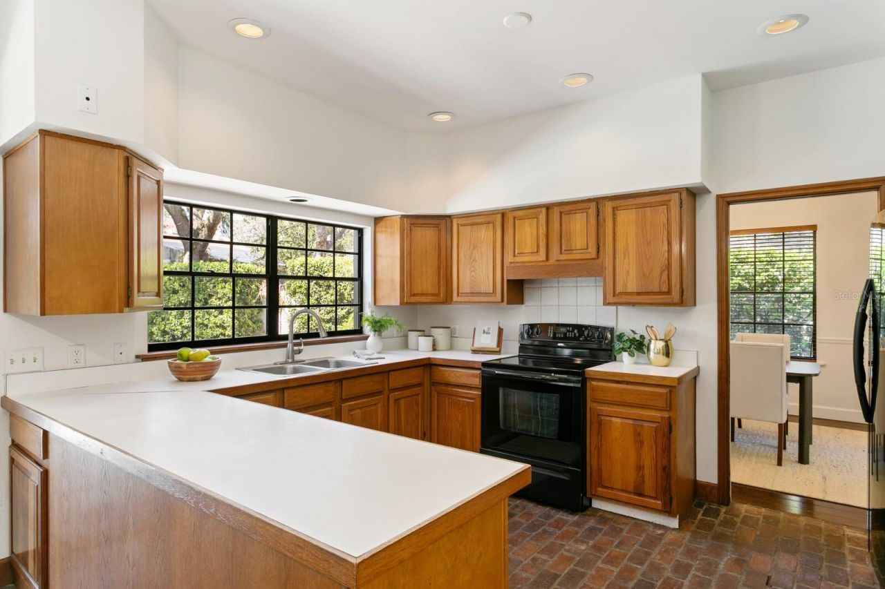 6404 Josephine Arbor Place, Temple Terrace, FL 33617 Photo