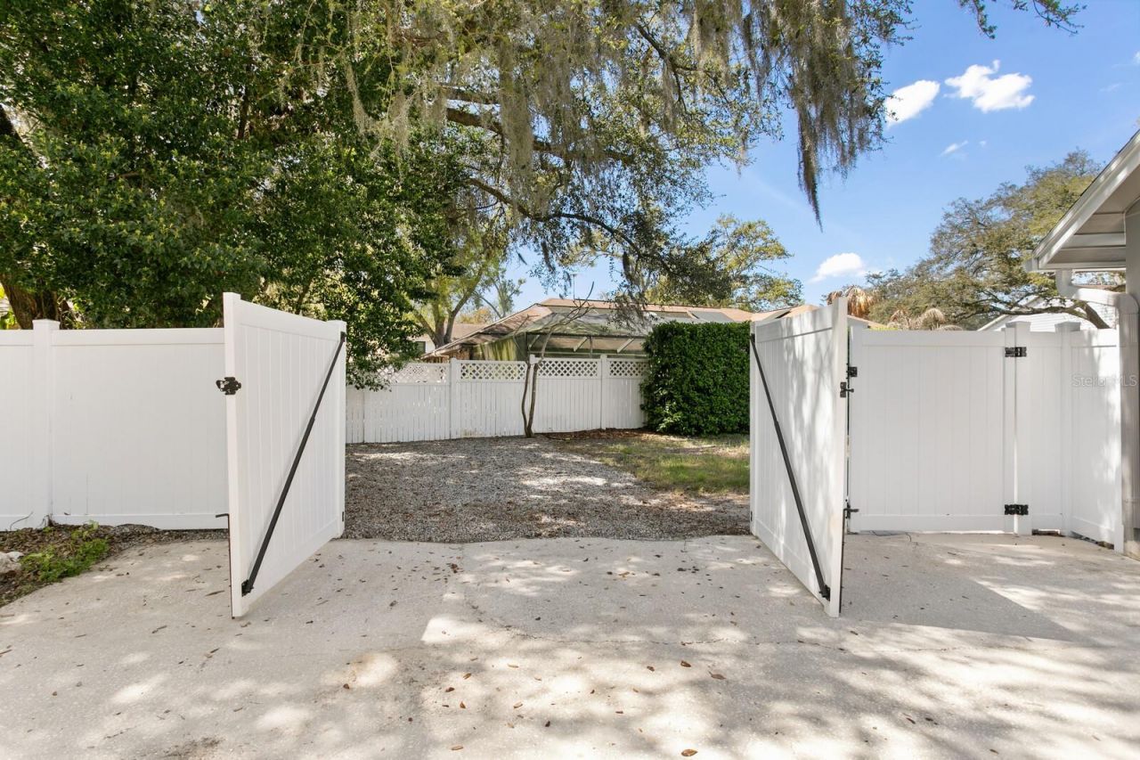 6404 Josephine Arbor Place, Temple Terrace, FL 33617 Photo