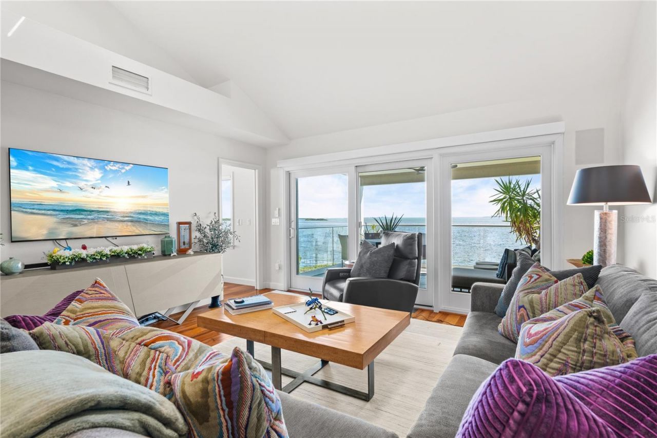 26 Tidy Island Boulevard, Bradenton, FL 34210 Photo