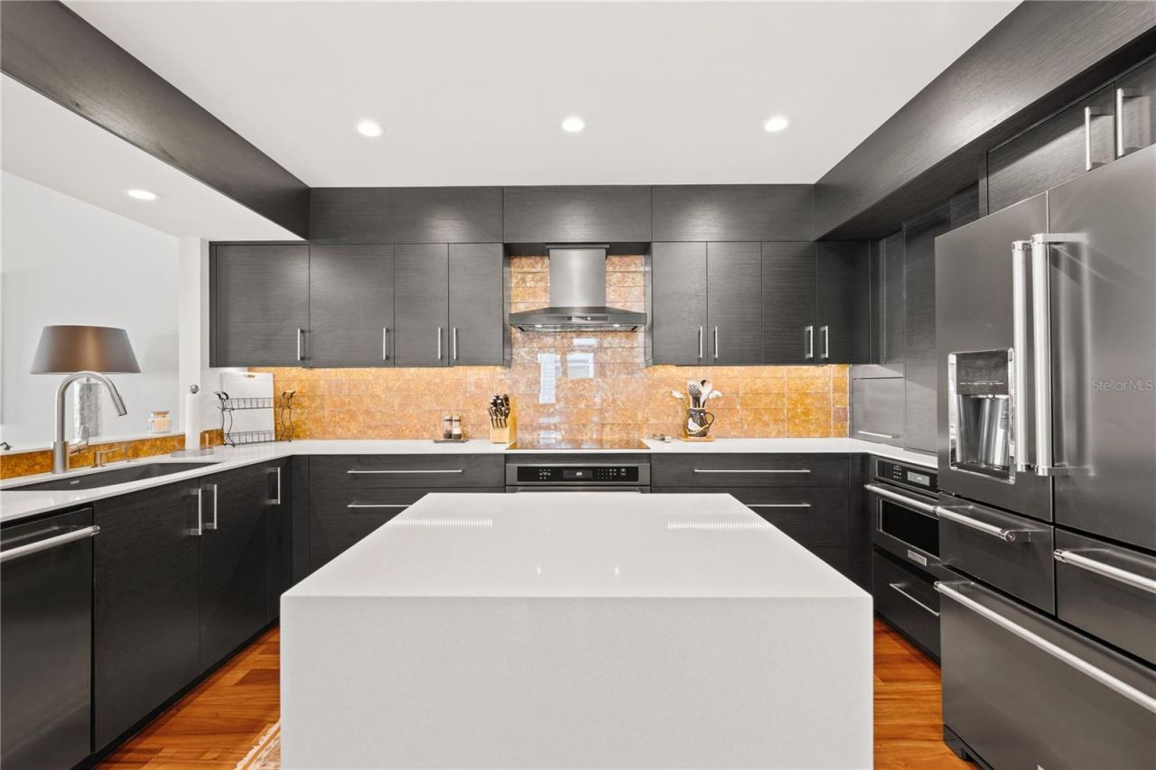 26 Tidy Island Boulevard, Bradenton, FL 34210 Photo