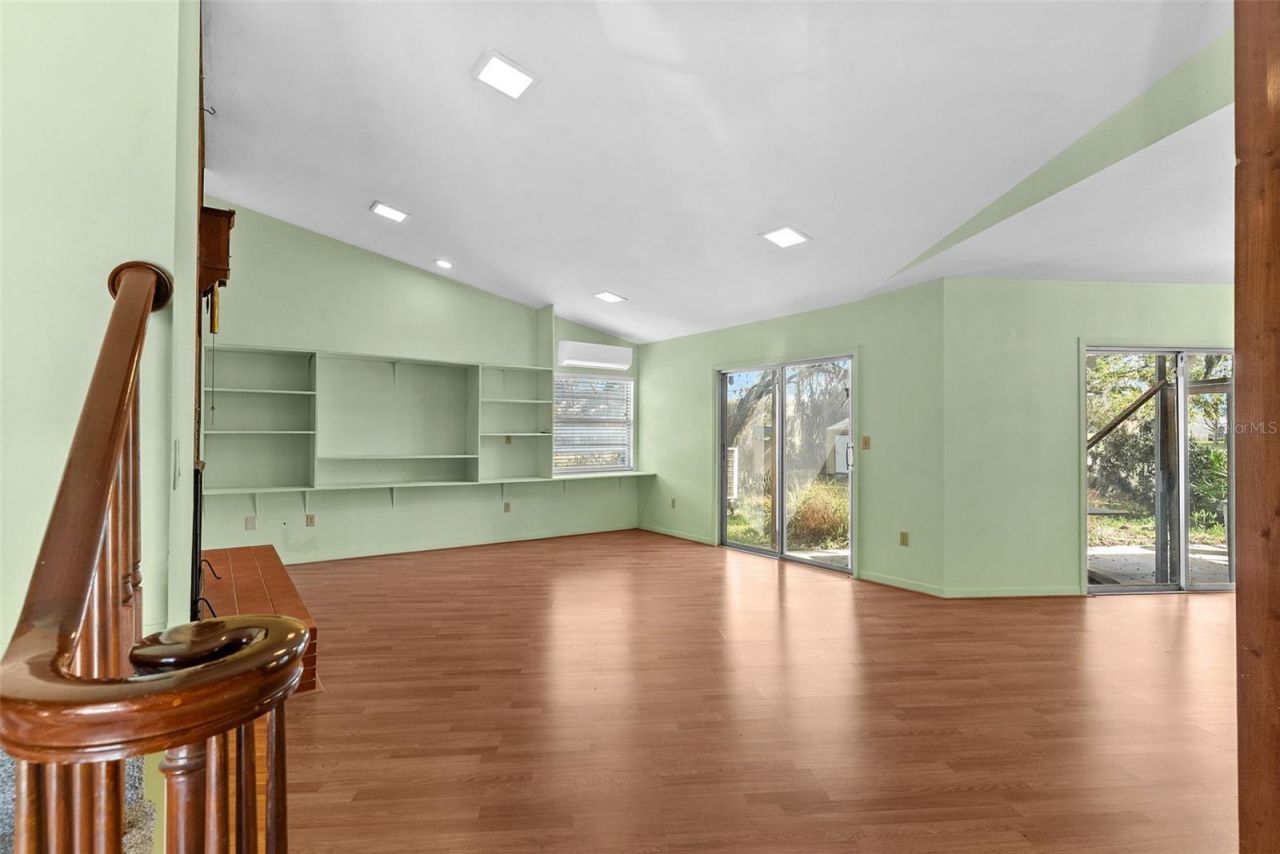 15300 Lake Iola Road, Dade City, FL 33523 Photo