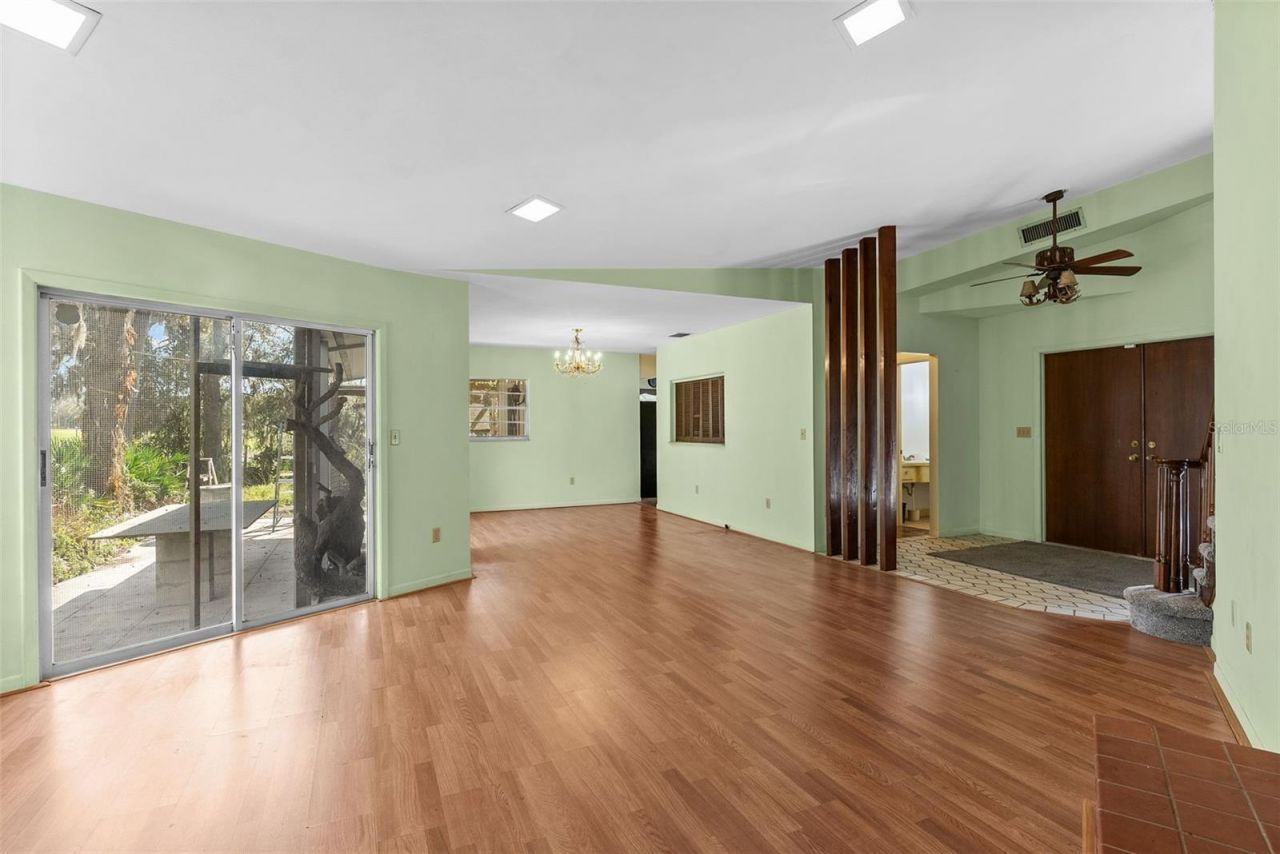 15300 Lake Iola Road, Dade City, FL 33523 Photo