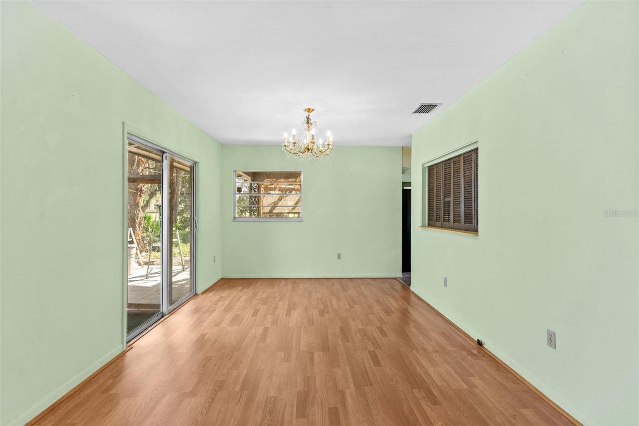 15300 Lake Iola Road, Dade City, FL 33523 Photo