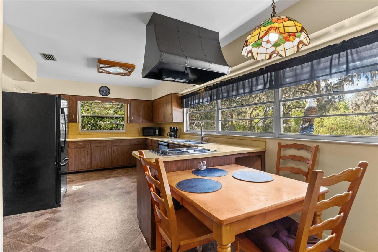 15300 Lake Iola Road, Dade City, FL 33523 Photo