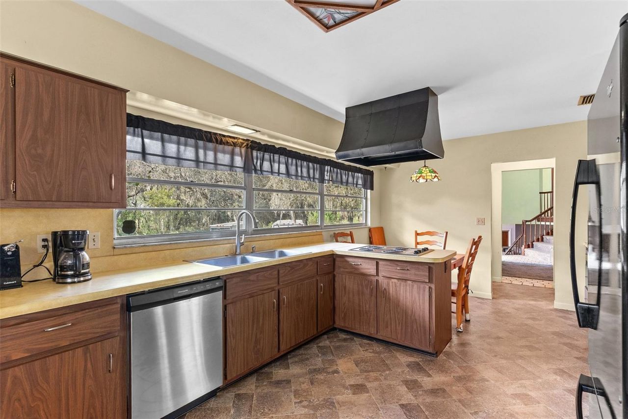 15300 Lake Iola Road, Dade City, FL 33523 Photo