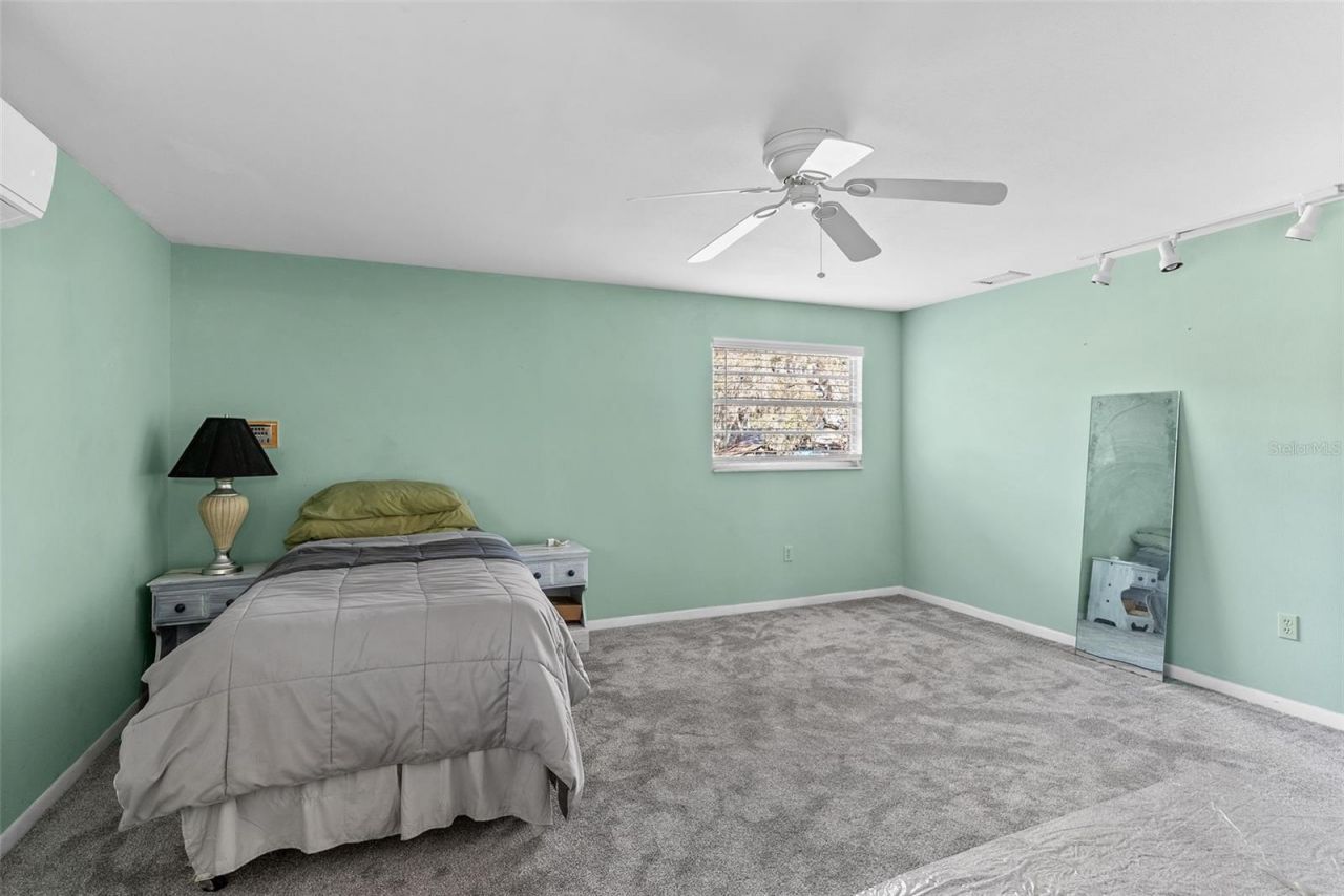 15300 Lake Iola Road, Dade City, FL 33523 Photo