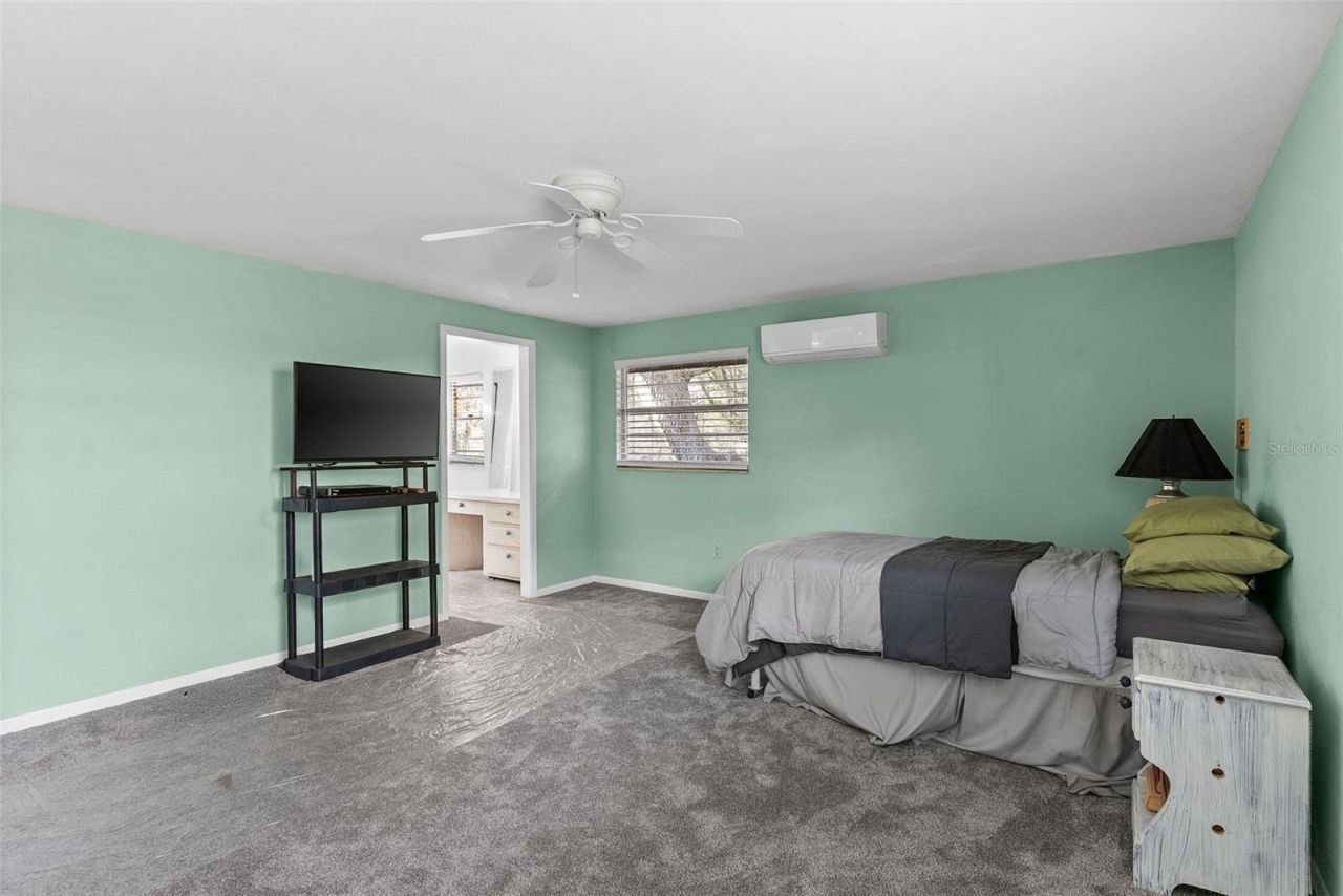 15300 Lake Iola Road, Dade City, FL 33523 Photo