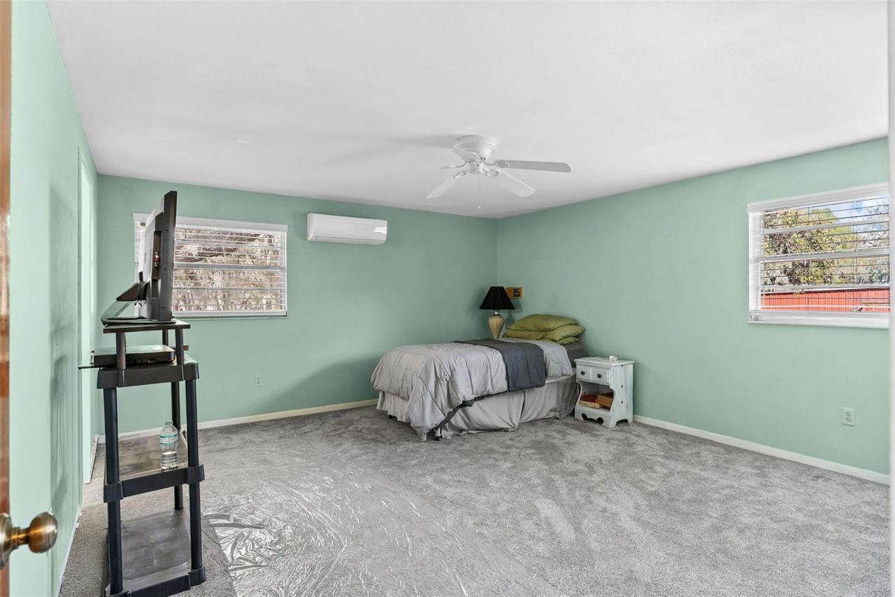 15300 Lake Iola Road, Dade City, FL 33523 Photo