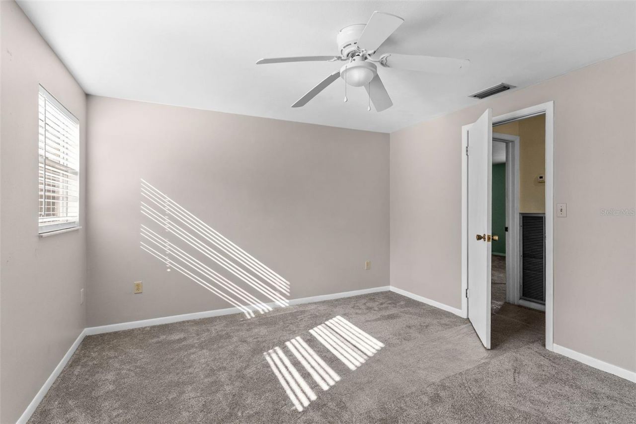 15300 Lake Iola Road, Dade City, FL 33523 Photo