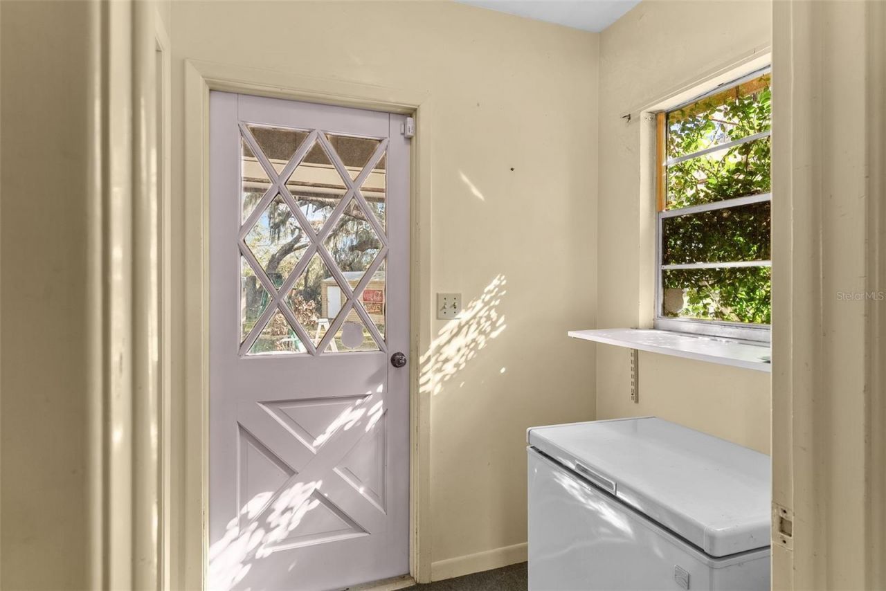 15300 Lake Iola Road, Dade City, FL 33523 Photo