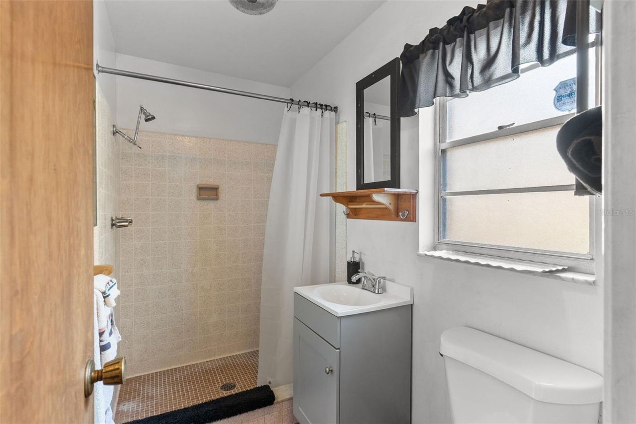 15300 Lake Iola Road, Dade City, FL 33523 Photo