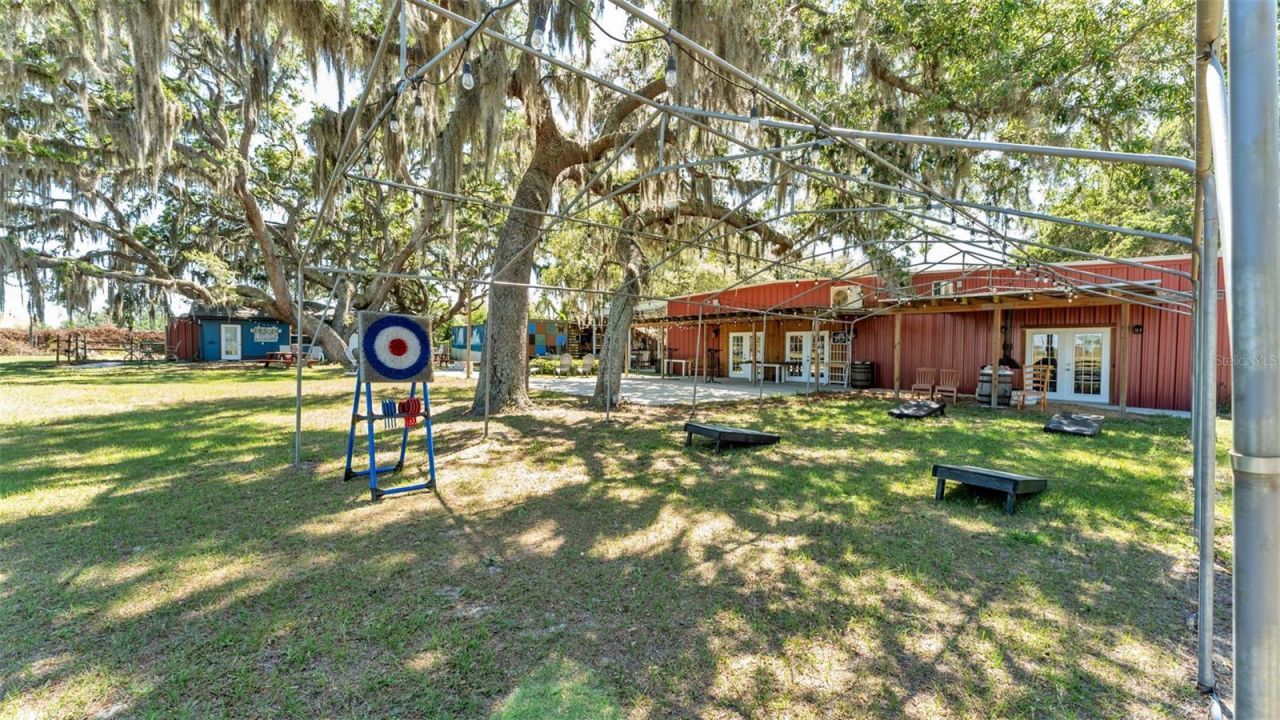 15300 Lake Iola Road, Dade City, FL 33523 Photo