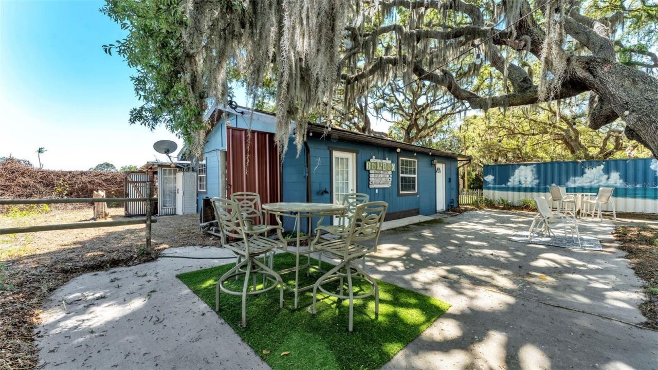 15300 Lake Iola Road, Dade City, FL 33523 Photo