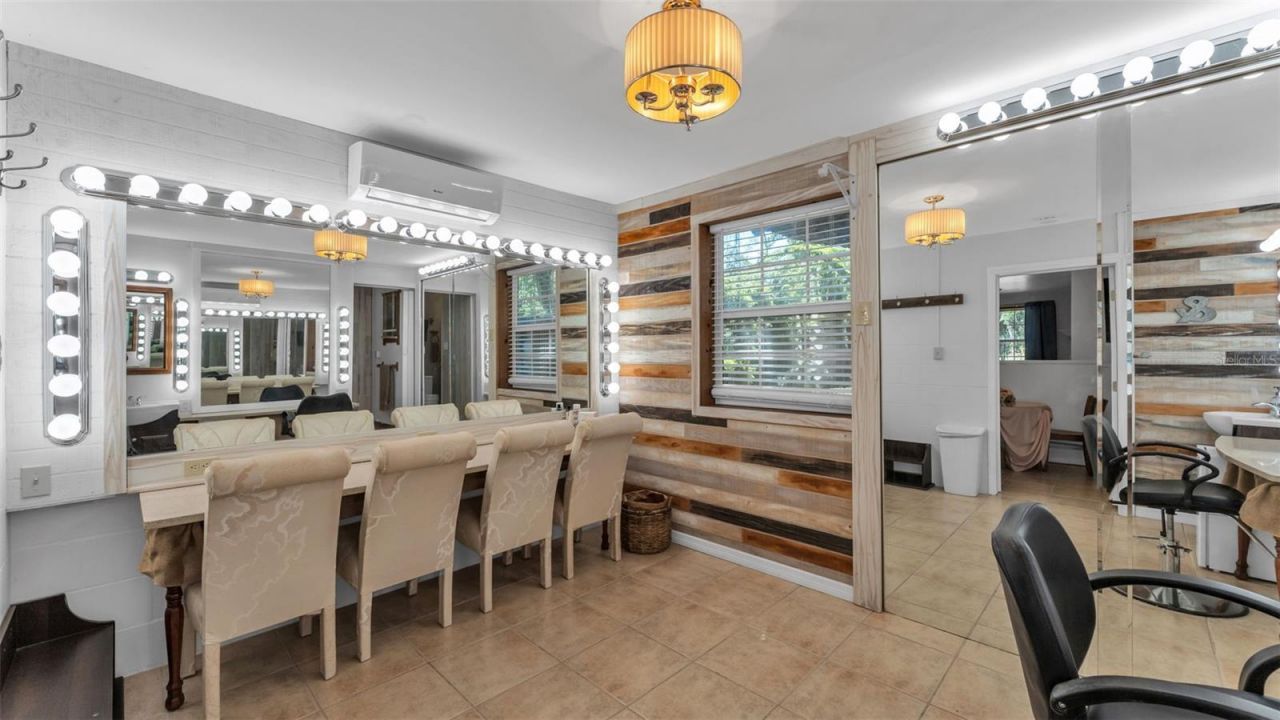 15300 Lake Iola Road, Dade City, FL 33523 Photo