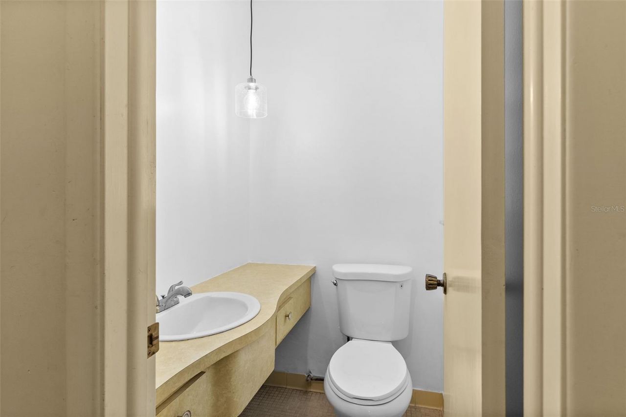 15300 Lake Iola Road, Dade City, FL 33523 Photo