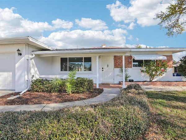 10569 LAKE VISTA DRIVE , SEMINOLE, FL 33772