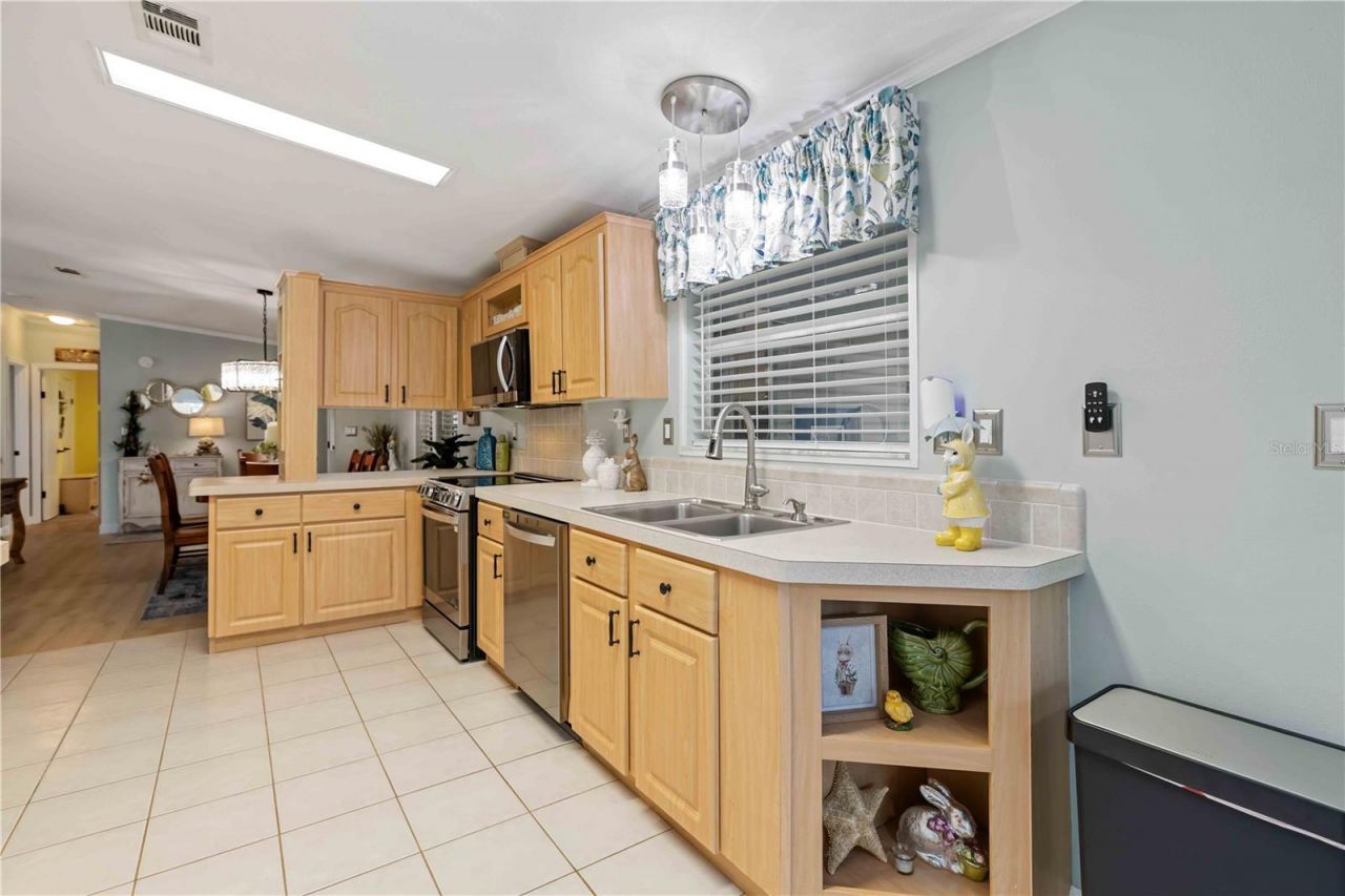 8521 Countess Avenue Circle, Palmetto, FL 34221 Photo