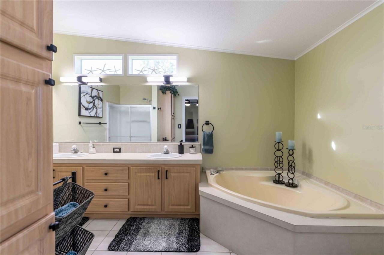 8521 Countess Avenue Circle, Palmetto, FL 34221 Photo